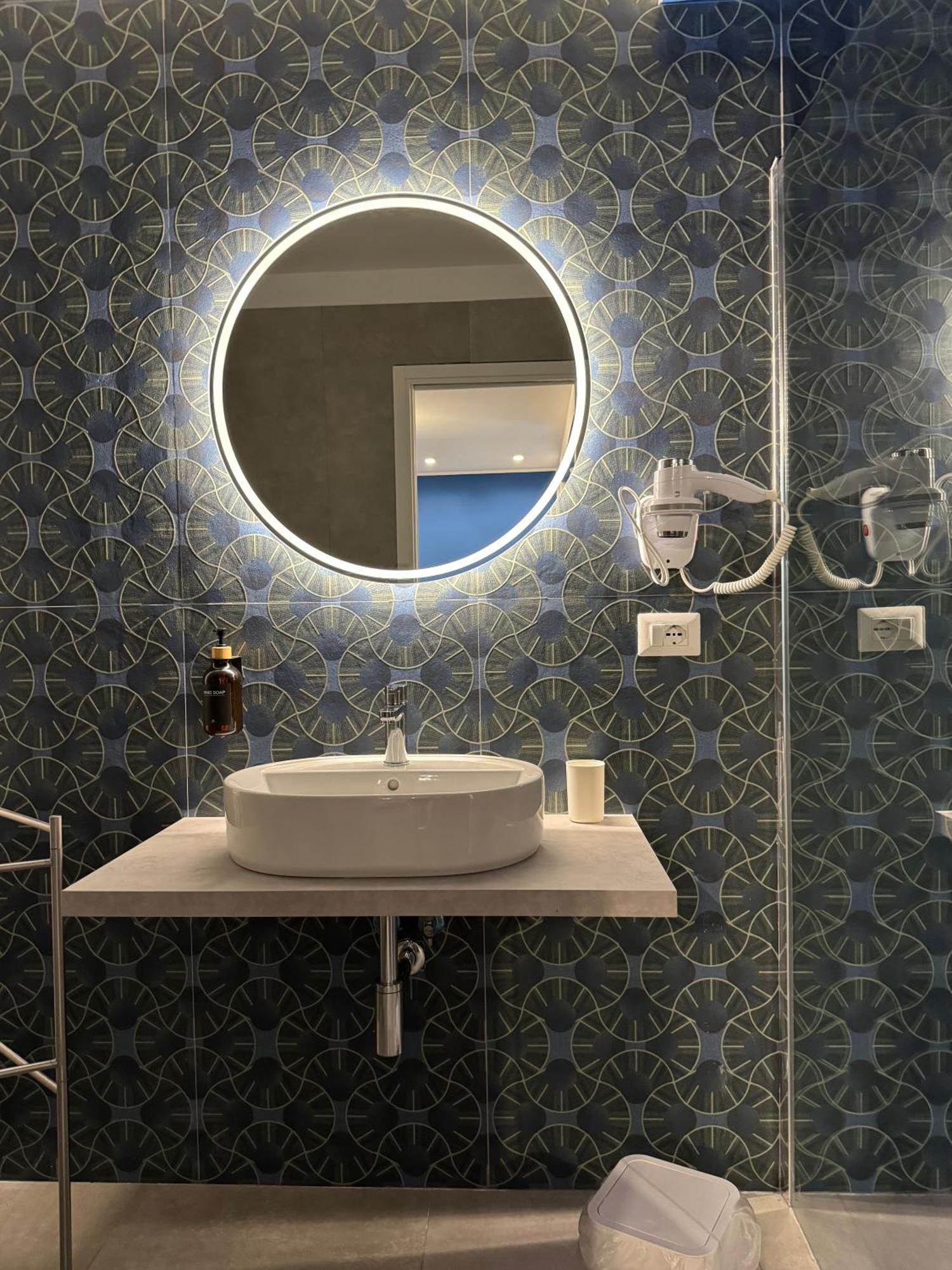 Black Room & Breakfast Бари Экстерьер фото